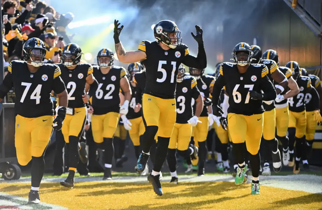 Aaron Rodgers joins Steelers: leadership, risk, and playoff hopes redefine Pittsburgh’s season